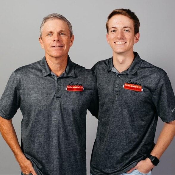 Land Listing Agent Photo