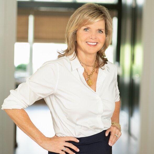 Land Listing Agent Photo