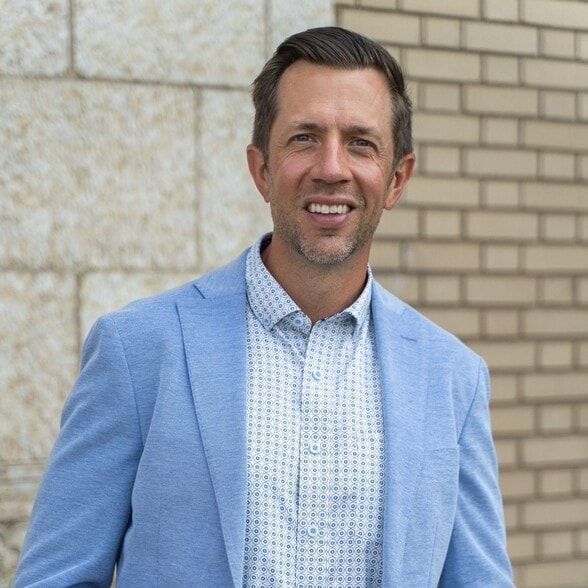 Land Listing Agent Photo