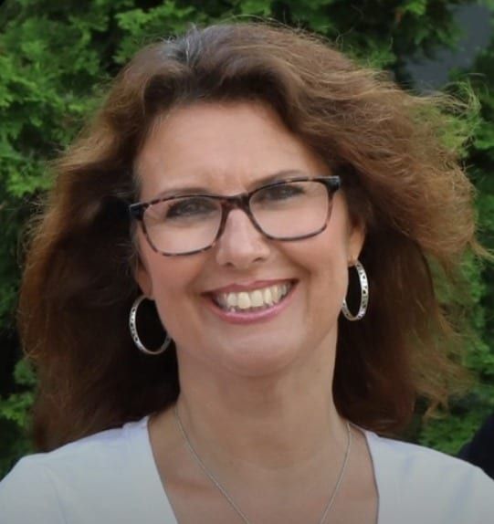 Land Listing Agent Photo