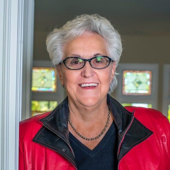 Land Listing Agent Photo