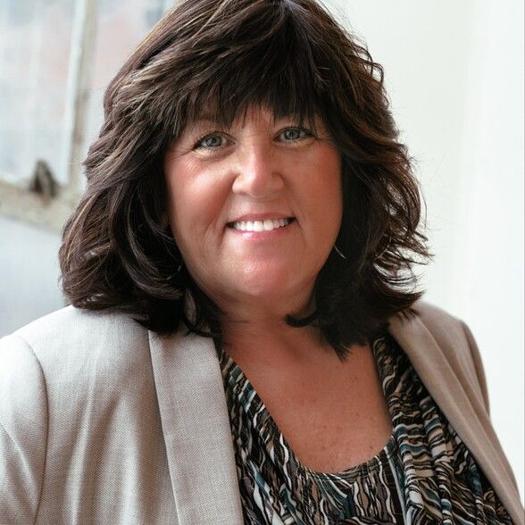 Land Listing Agent Photo