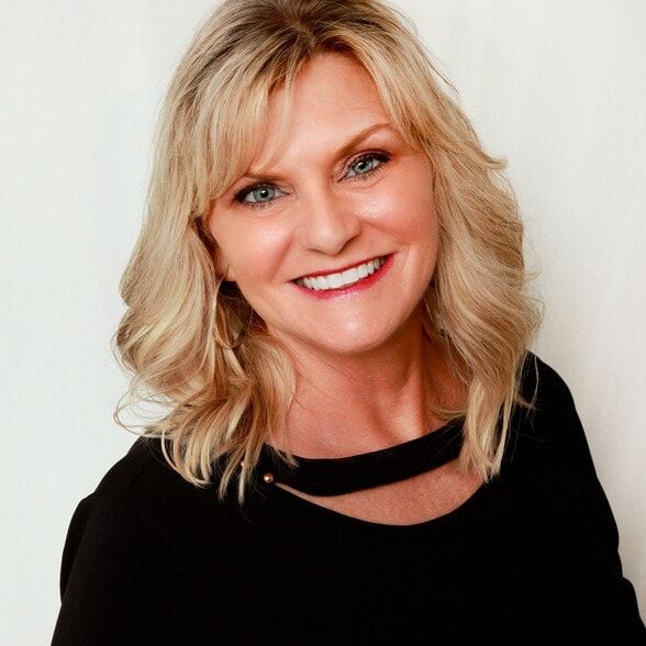 Land Listing Agent Photo