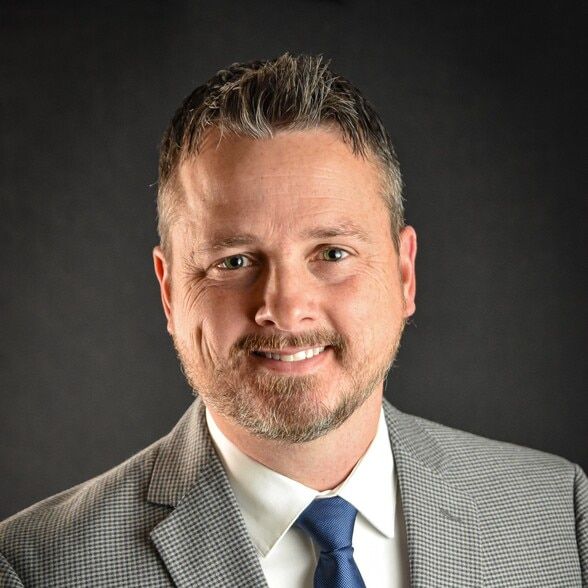 Land Listing Agent Photo