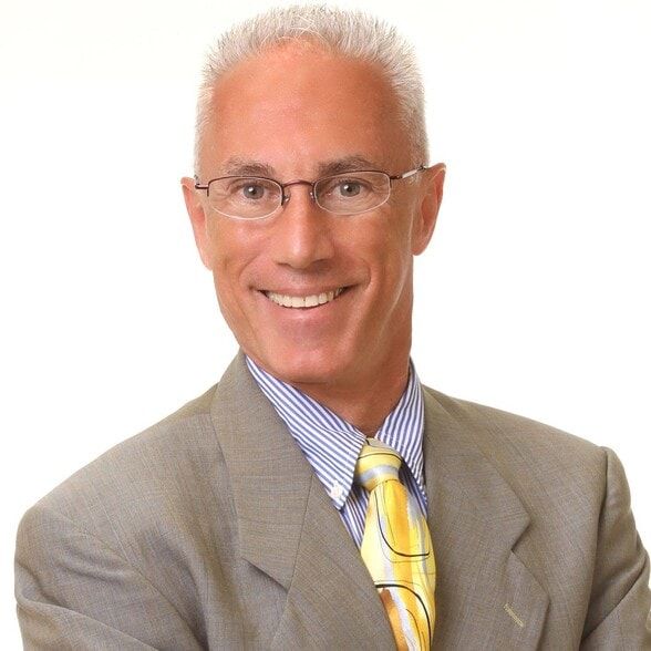 Land Listing Agent Photo