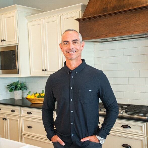 Land Listing Agent Photo