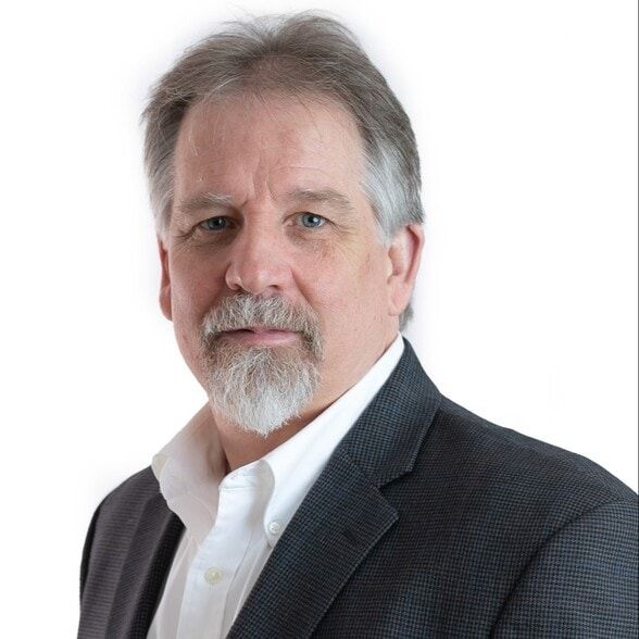 Land Listing Agent Photo