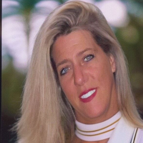 Land Listing Agent Photo