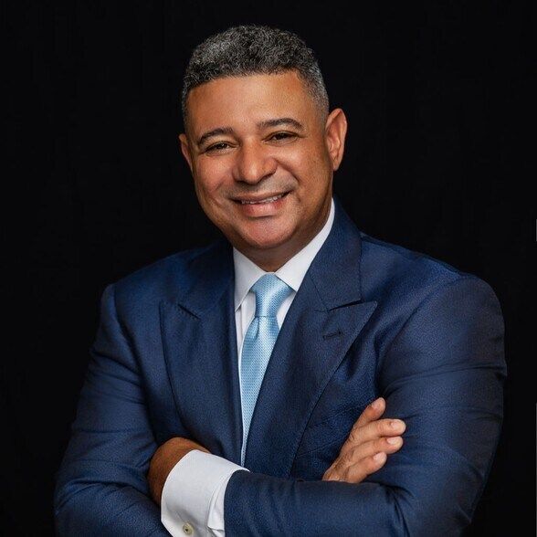 Land Listing Agent Photo