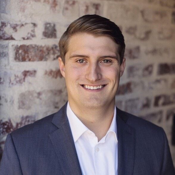 Land Listing Agent Photo