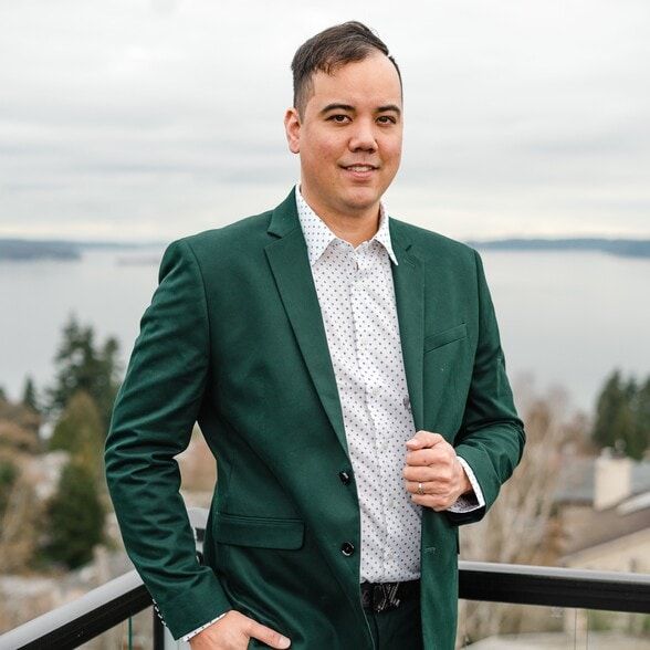 Land Listing Agent Photo