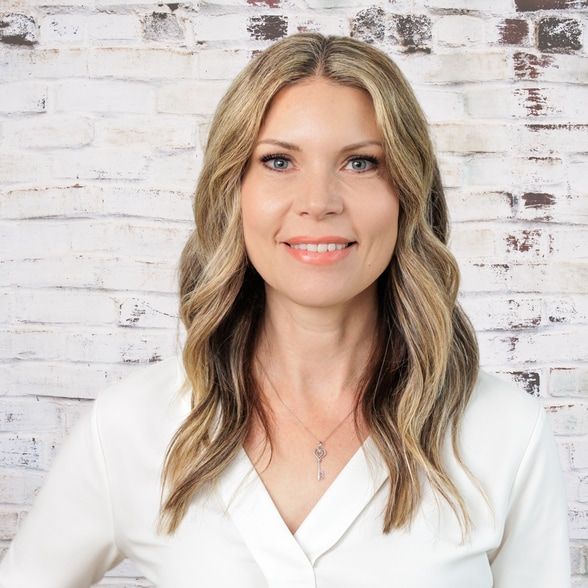 Land Listing Agent Photo