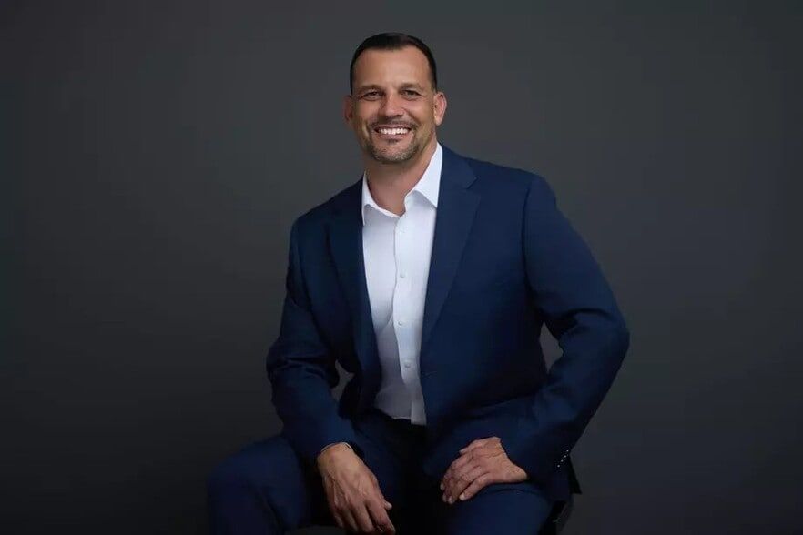 Land Listing Agent Photo