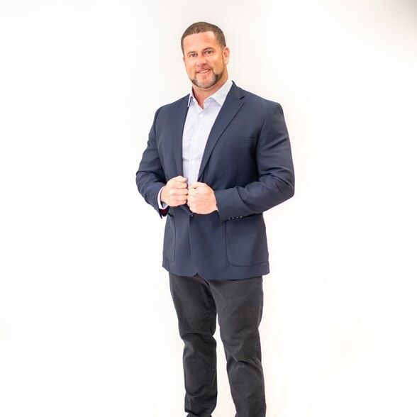 Land Listing Agent Photo