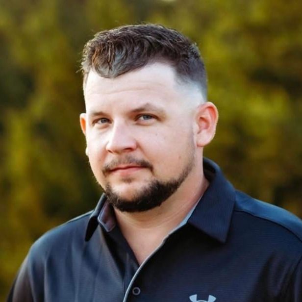 Land Listing Agent Photo