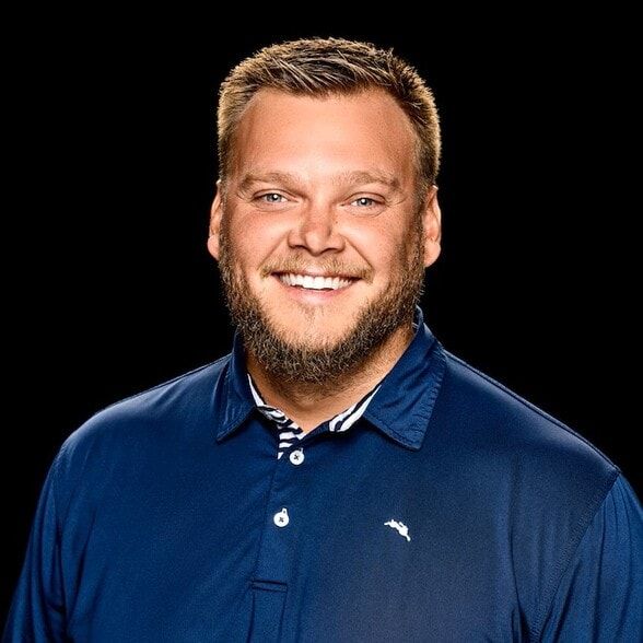 Land Listing Agent Photo