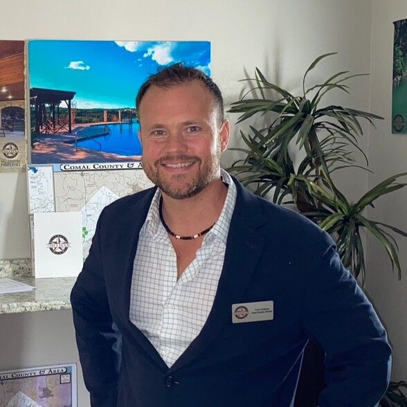 Land Listing Agent Photo