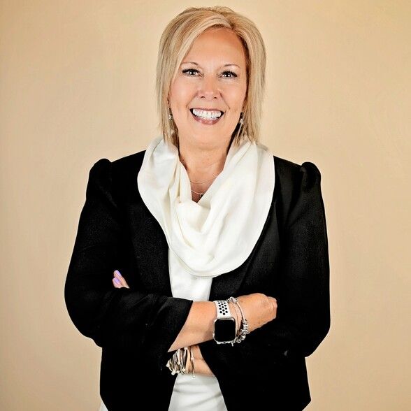 Land Listing Agent Photo