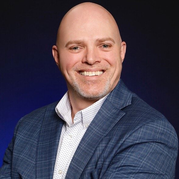 Land Listing Agent Photo