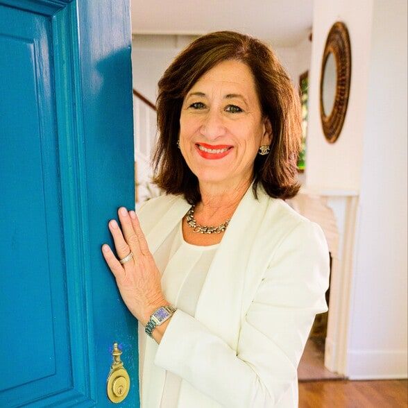 Land Listing Agent Photo