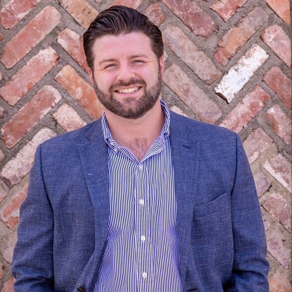 Land Listing Agent Photo