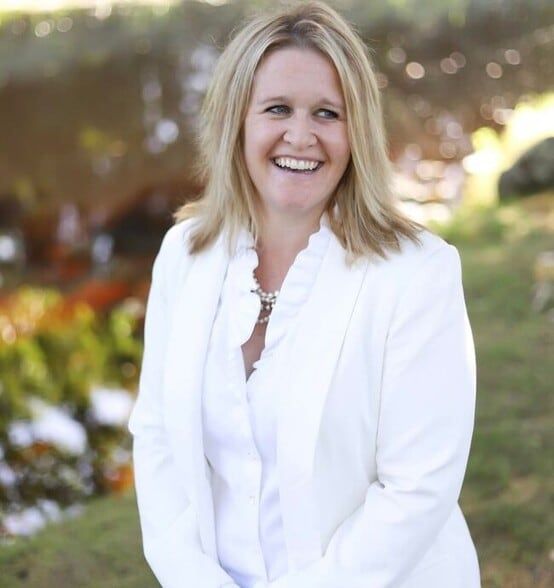 Land Listing Agent Photo