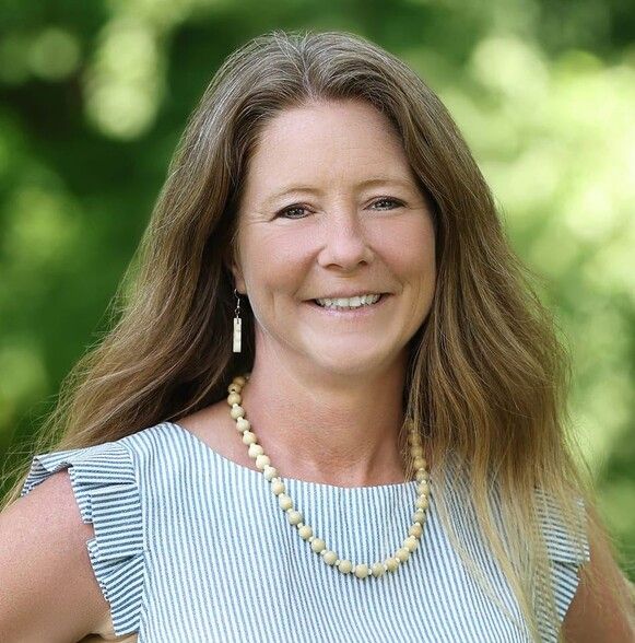 Land Listing Agent Photo