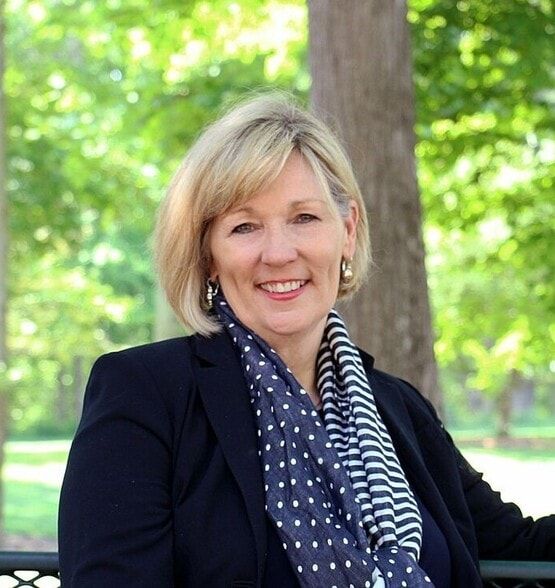 Land Listing Agent Photo