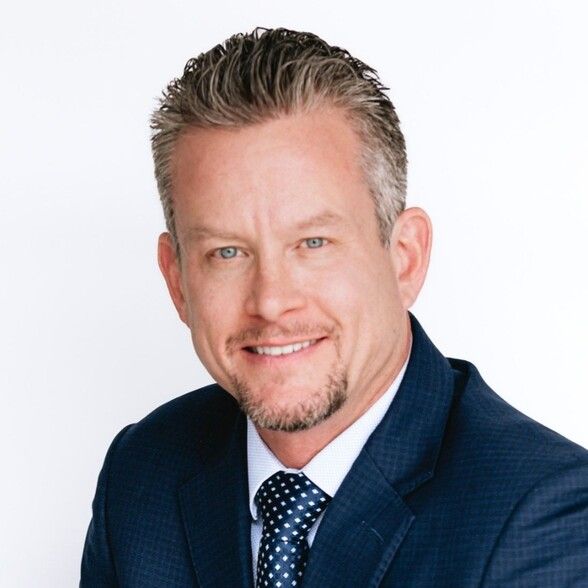 Land Listing Agent Photo