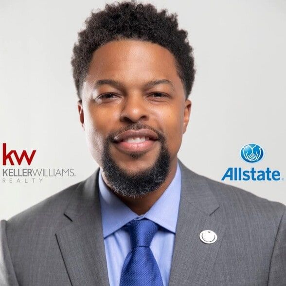 Land Listing Agent Photo