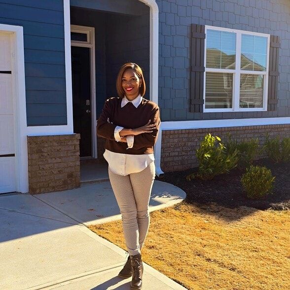 Land Listing Agent Photo