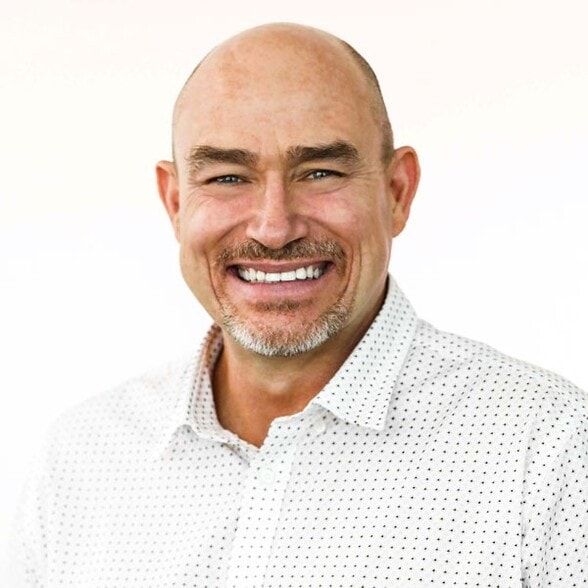 Land Listing Agent Photo