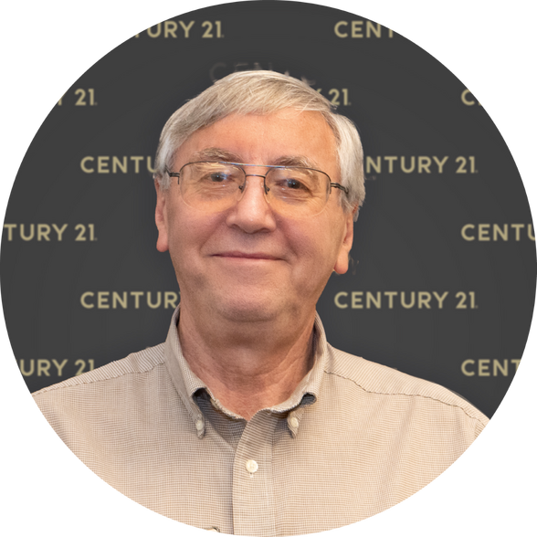 Land Listing Agent Photo