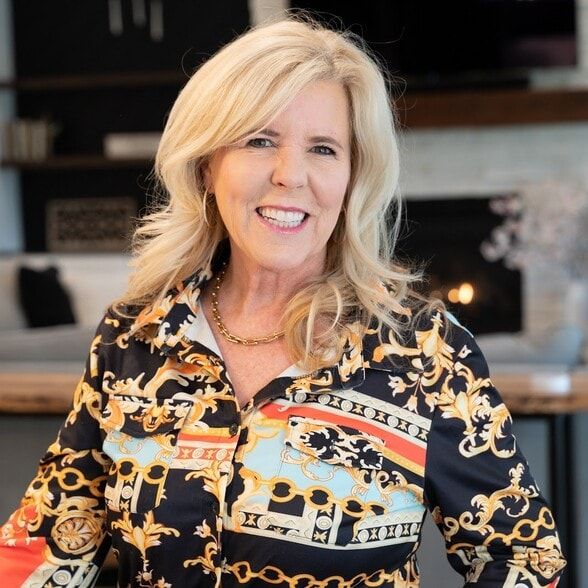 Land Listing Agent Photo