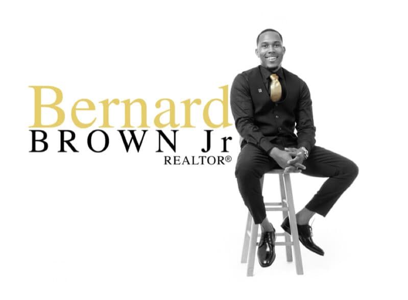 Land Listing Agent Photo