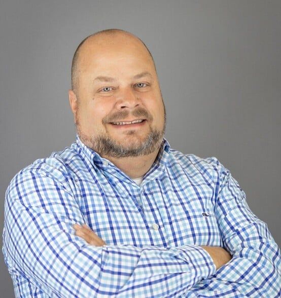 Land Listing Agent Photo