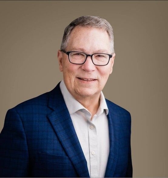 Land Listing Agent Photo