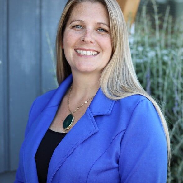 Land Listing Agent Photo