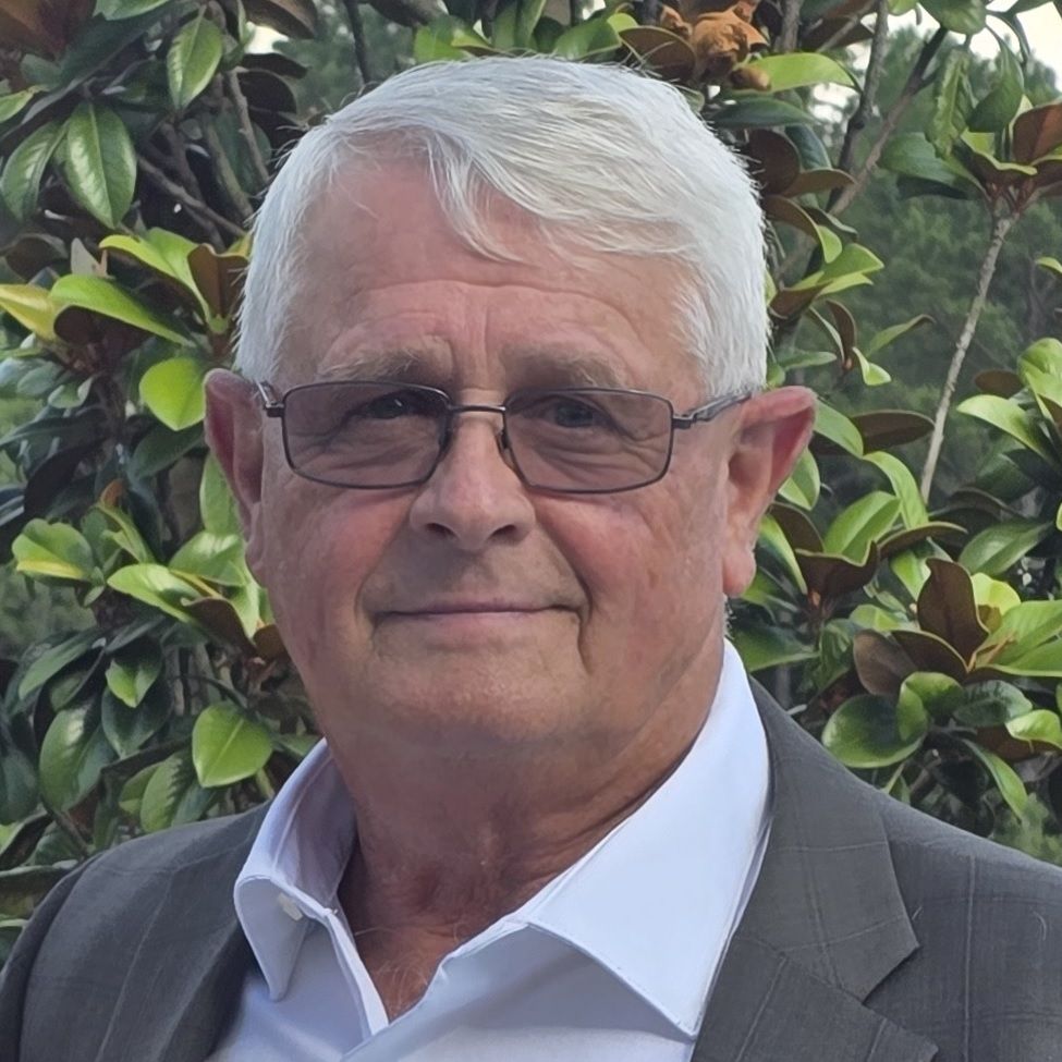 Land Listing Agent Photo