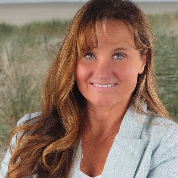 Land Listing Agent Photo