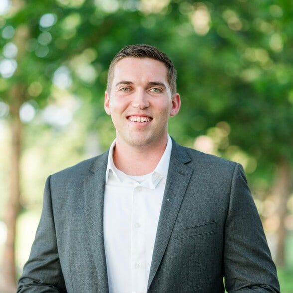 Land Listing Agent Photo