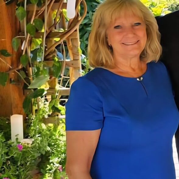 Land Listing Agent Photo