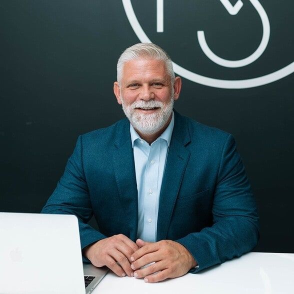 Land Listing Agent Photo