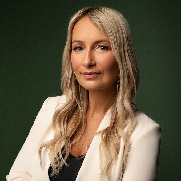 Land Listing Agent Photo