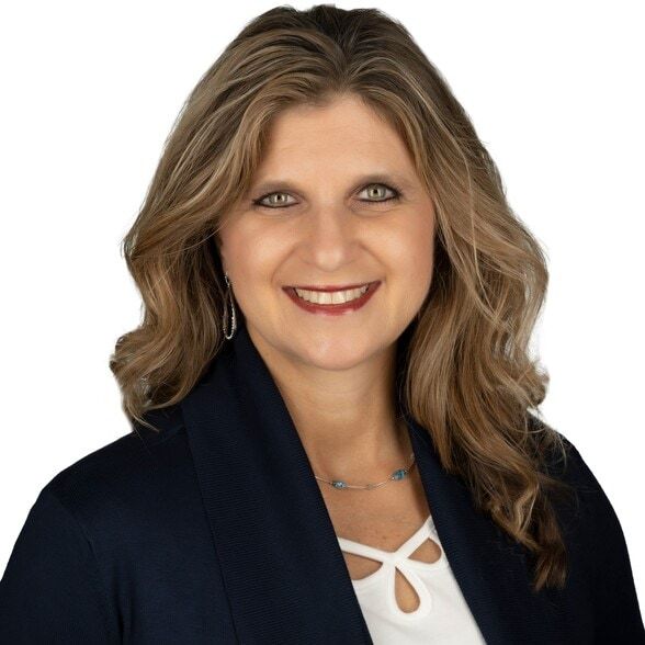 Land Listing Agent Photo