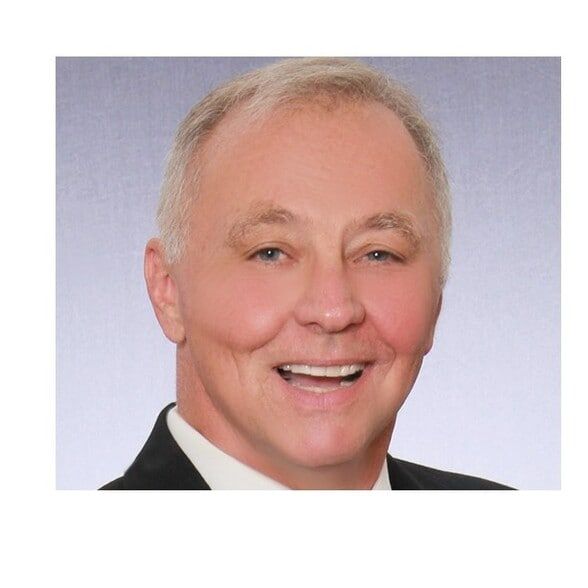 Land Listing Agent Photo