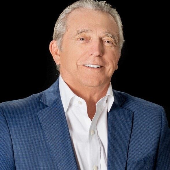 Land Listing Agent Photo