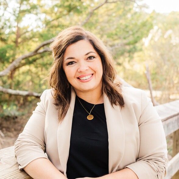 Land Listing Agent Photo