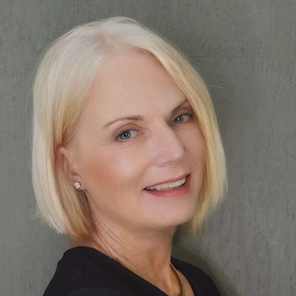 Land Listing Agent Photo