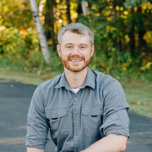 Land Listing Agent Photo